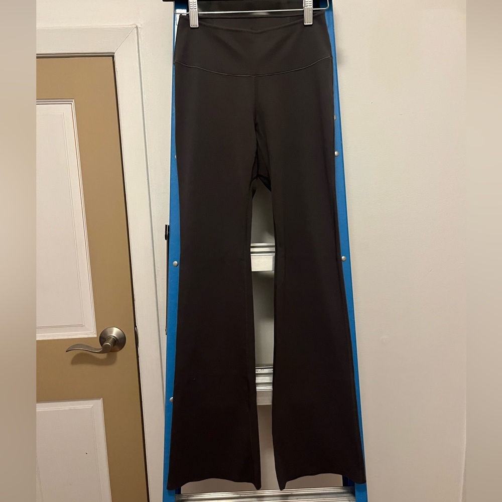 Uniqlo flared leggings